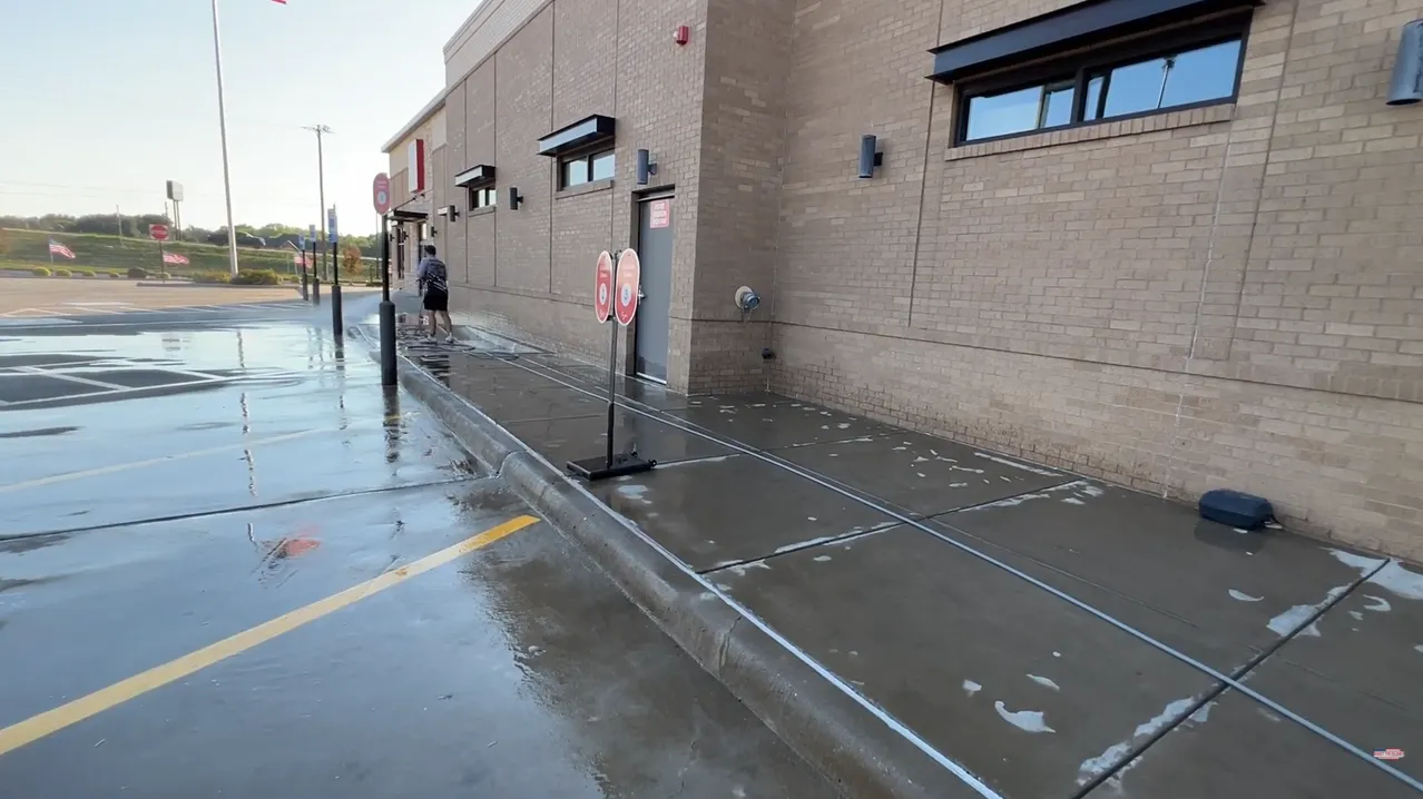 Commercial pressure washing Jacksonville FL